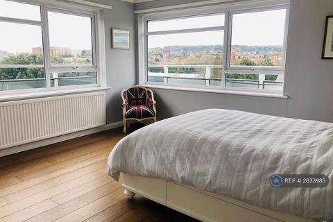2 bedroom penthouse to rent, Park Lodge, Eastbourne, BN21