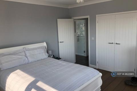 2 bedroom penthouse to rent, Park Lodge, Eastbourne, BN21