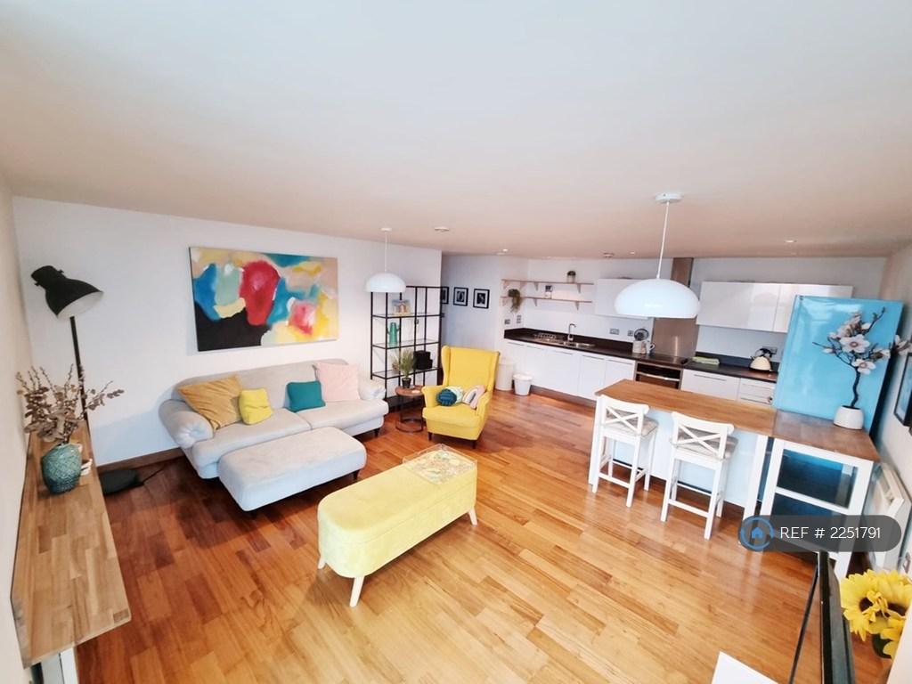 Living Room/Kitchen