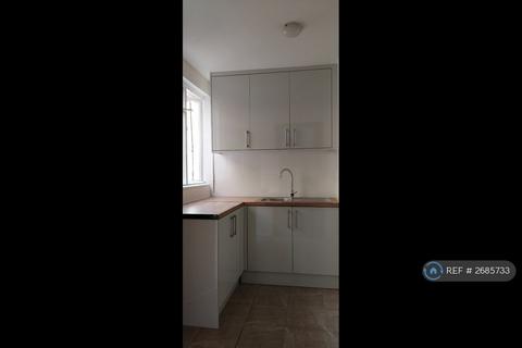 3 bedroom terraced house to rent, Park Road, Hounslow, TW3