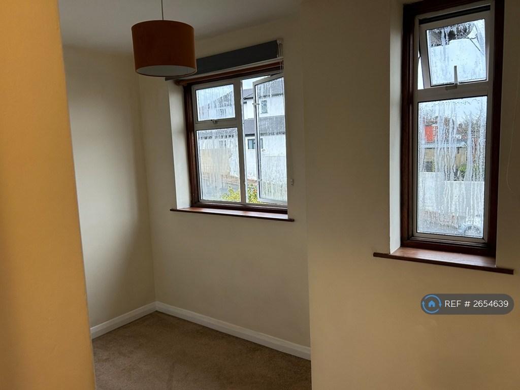 Box Room That Fits Wide Single Bed