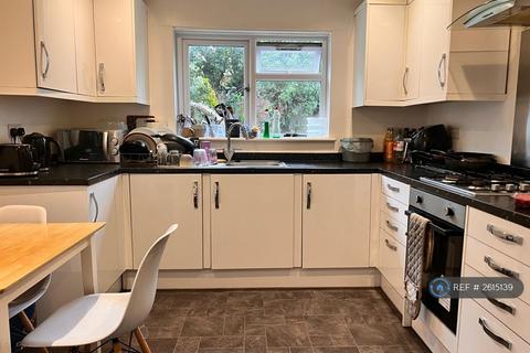1 bedroom in a house share to rent, Denmark Road, Bromley, BR1