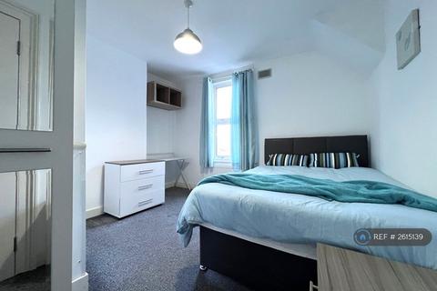 1 bedroom in a house share to rent, Denmark Road, Bromley, BR1