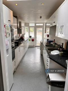1 bedroom in a house share to rent, Denmark Road, Bromley, BR1