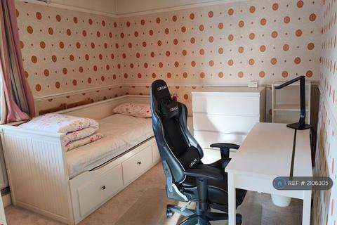 3 bedroom semi-detached house to rent, Langham Road, Stockport, SK4