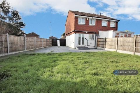 2 bedroom semi-detached house to rent, Beckett Close, Belvedere, DA17