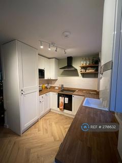 2 bedroom semi-detached house to rent, Beckett Close, Belvedere, DA17
