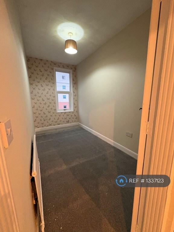 Bedroom 2 Single