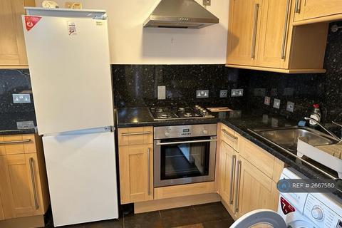undefined, East Road, Kingston Upon Thames, KT2