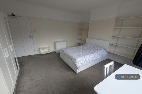 undefined, Mortlake Road, Kew Gardens, Richmond, TW9
