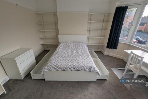 undefined, Mortlake Road, Kew Gardens, Richmond, TW9