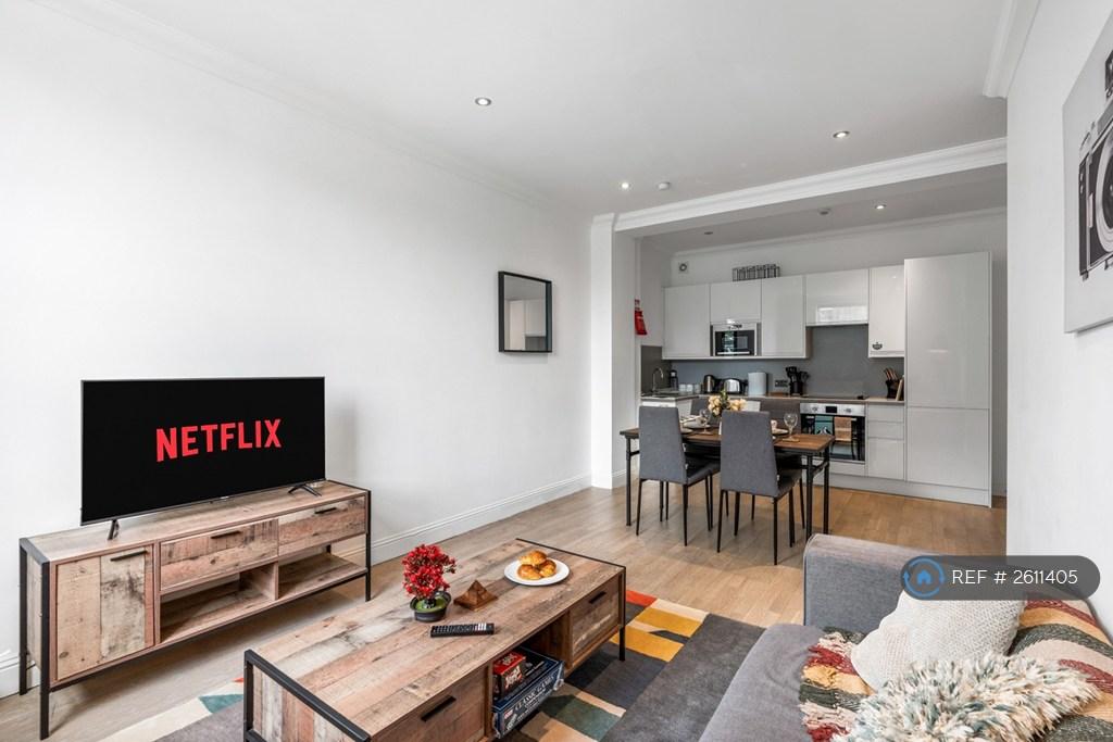 Lounge/Kitchen