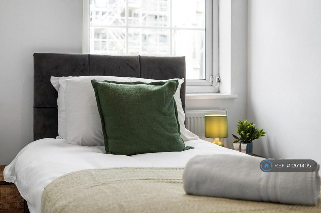 Bedroom 2, Single Bed