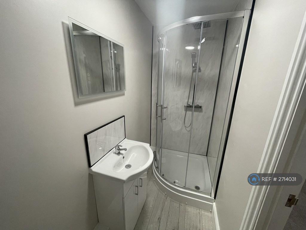 En-Suite Bathroom