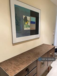 2 bedroom flat to rent, Station Court, London, SW6