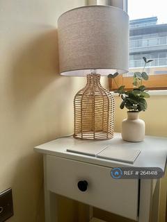 2 bedroom flat to rent, Station Court, London, SW6