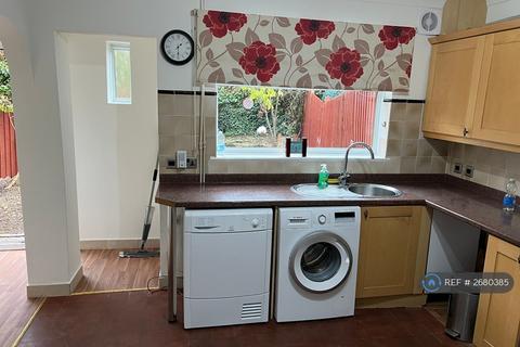 3 bedroom semi-detached house to rent, Eastleigh Road, Westbury-On-Trym, Bristol, BS10