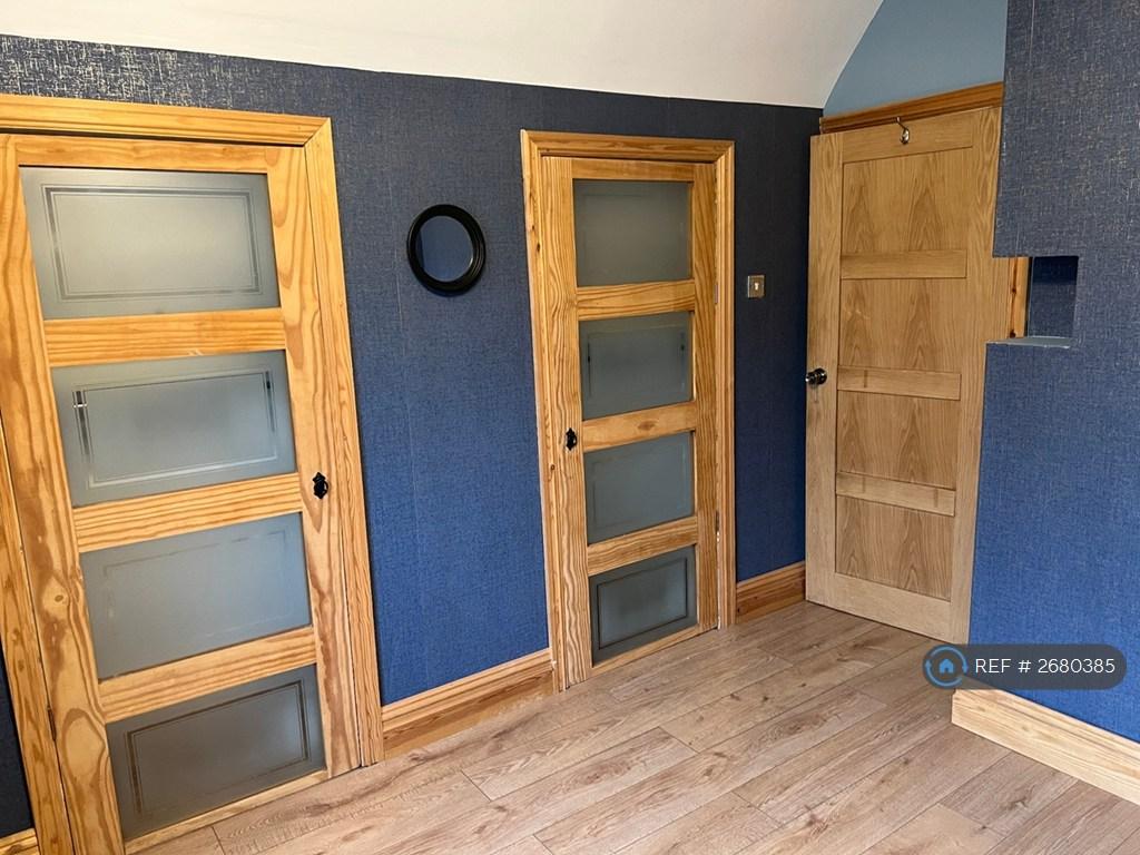 Double Size Bedroom