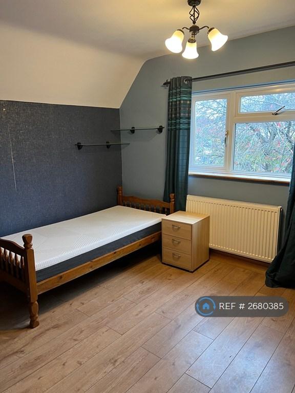 Double Size Bedroom