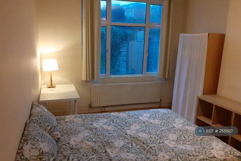 1 bedroom in a house share to rent, Bessborough Road, Harrow, HA1