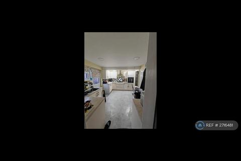 3 bedroom semi-detached house to rent, Westerby Close, Leicester, LE18