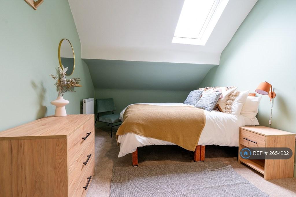 Bedroom Eight