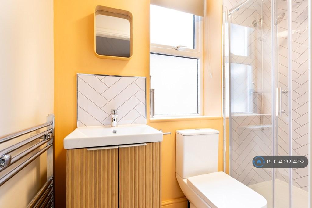 Bedroom Three En-Suite