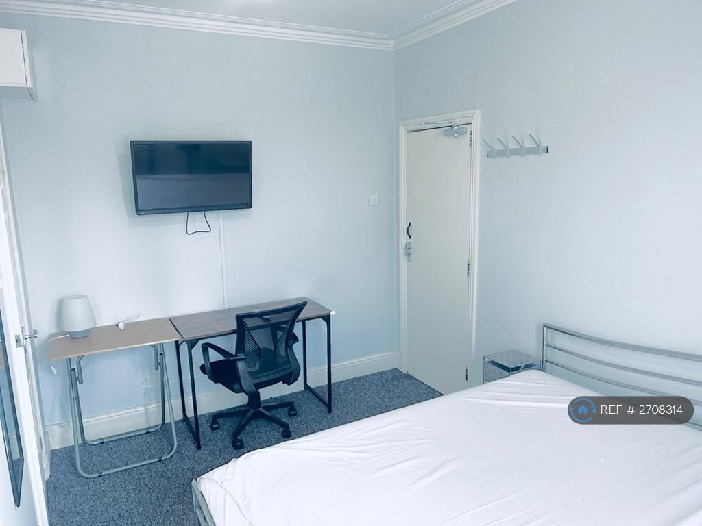 Large Double Ensuite Room