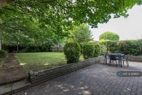 undefined, Crawley Road, Horsham, RH12