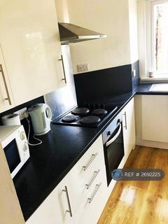 1 bedroom in a house share to rent, Holmesdale Street, Cardiff, CF11