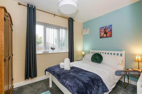 undefined, Eccles Town Centre, Eccles, M30