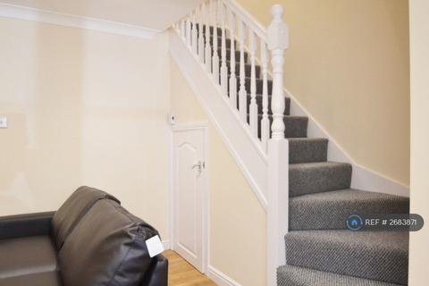 6 bedroom semi-detached house to rent, Chervil Close, Manchester, M14