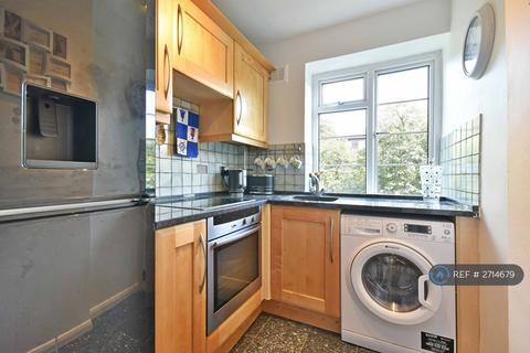 1 bedroom flat to rent, Fordwych Court, London, NW2