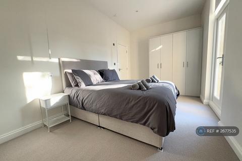 undefined, Connaught Road, Teddington, TW11