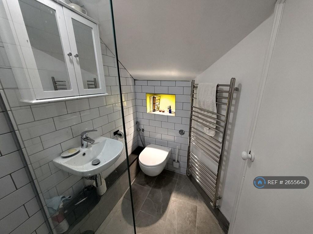 Bed 4 Ensuite