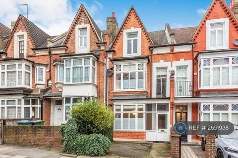 4 bedroom terraced house to rent, Wellington Gardens, London, SE7