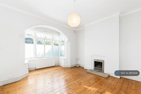4 bedroom terraced house to rent, Wellington Gardens, London, SE7