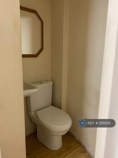 4 bedroom semi-detached house to rent, Norwood Crescent, Southport, PR9