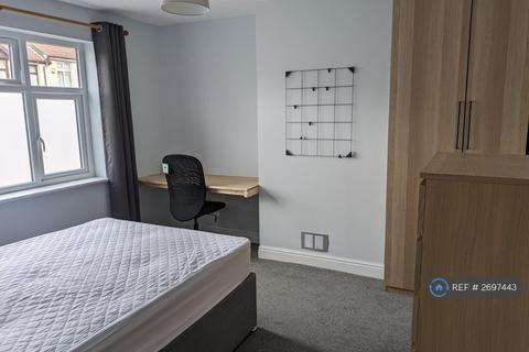 6 bedroom terraced house to rent, Parkstone Avenue, Bristol, BS7