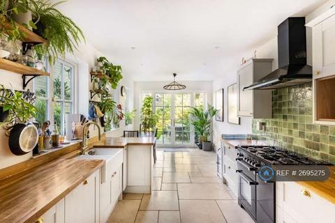 undefined, Gloucester Road, London, N17