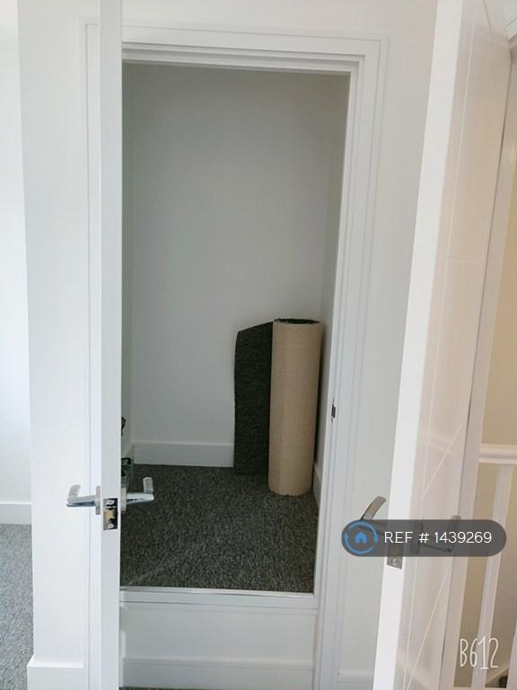 2nd Bedroom - Airing Cupboard / Storage