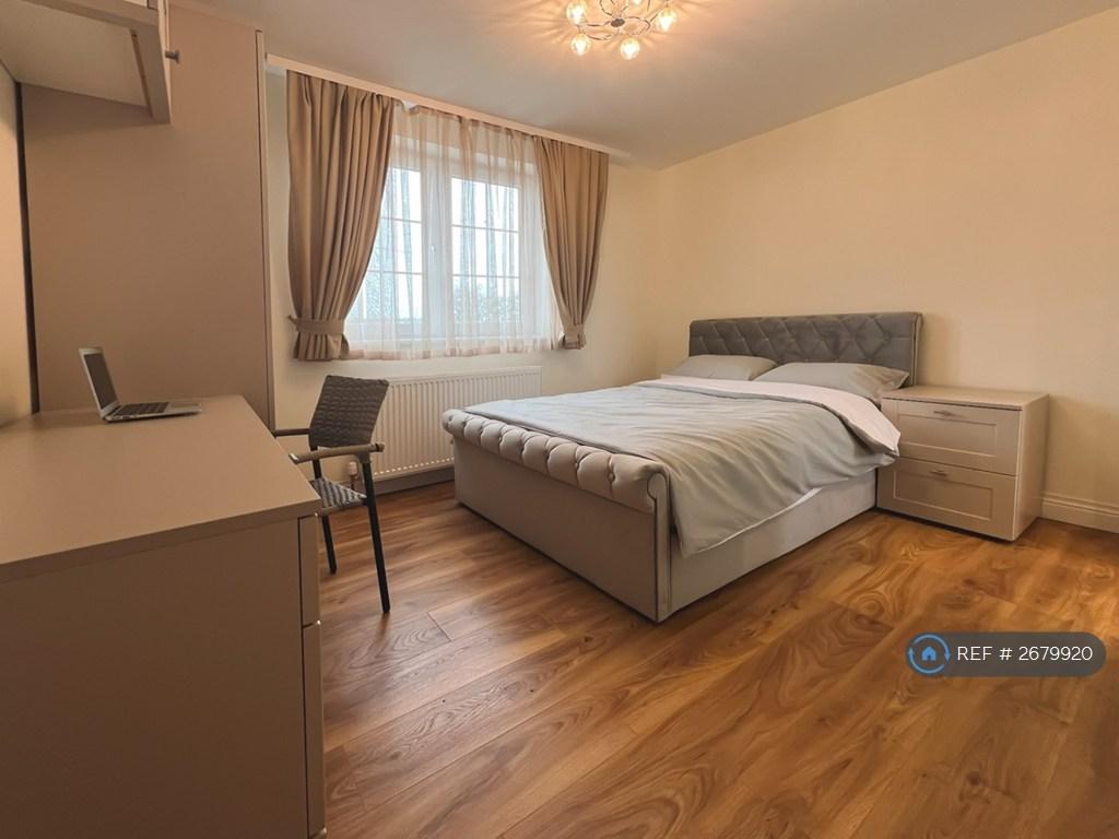 Room 2 Double ( Large Room)