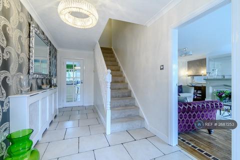 5 bedroom detached house to rent, Newstead Drive, Southam, CV47