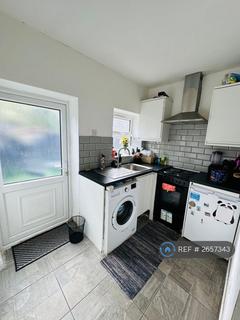 Studio to rent, Oxford Road, London, E15