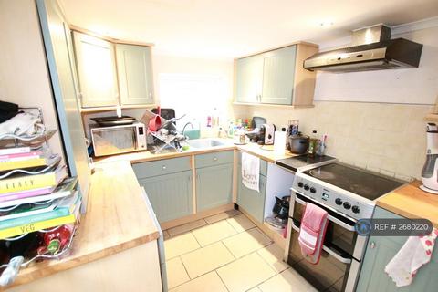 3 bedroom terraced house to rent, Donnington Gardens, Reading, RG1
