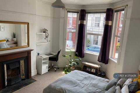 6 bedroom terraced house to rent, Hillside Avenue, Plymouth, PL4