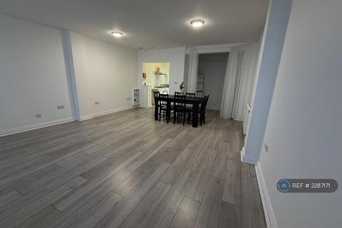 4 bedroom semi-detached house to rent, Albany Road, Enfield, EN3