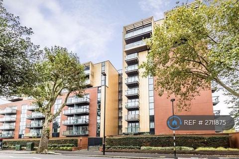 undefined, London Road, Isleworth, TW7