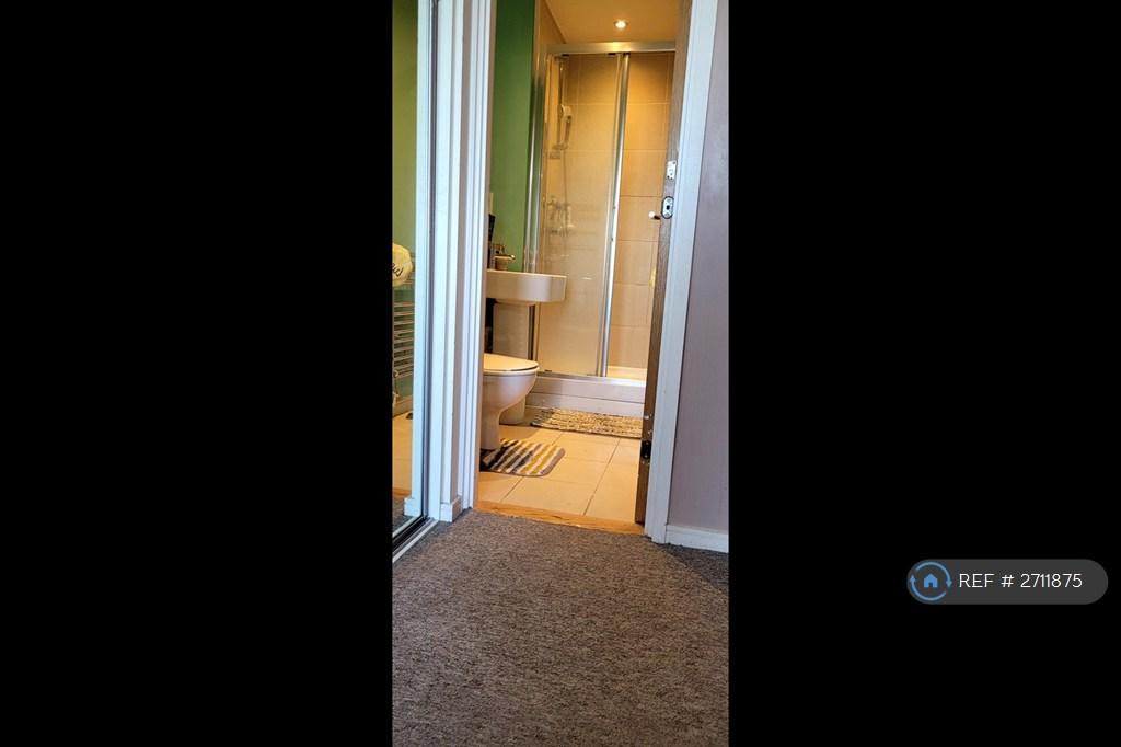 Ensuite Toilet