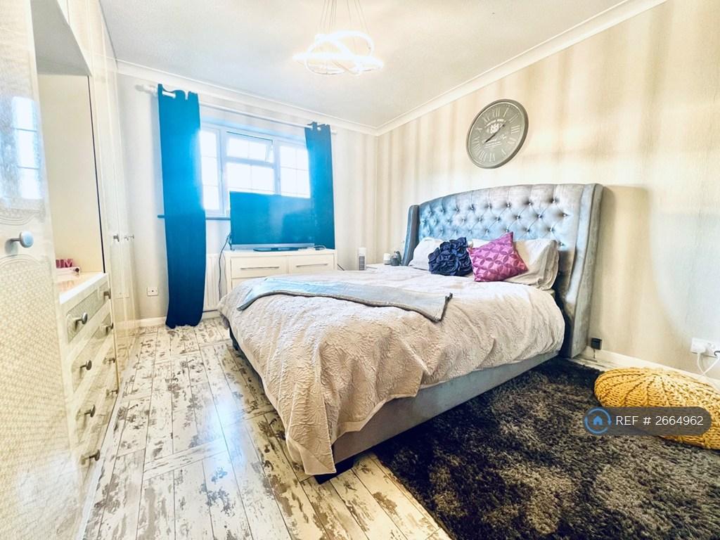 Bedroom 1 (Super King Size Bed)